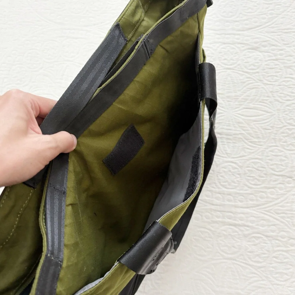 Chrome Industries Barrage Office Tote 16L, Moss X Black